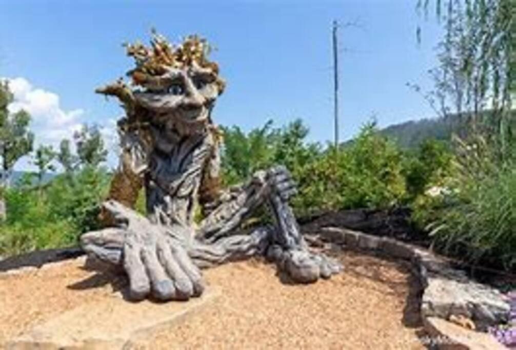 1 Mi To Dollywood Mins To All Attractions & Gsmnp Sevierville Esterno foto